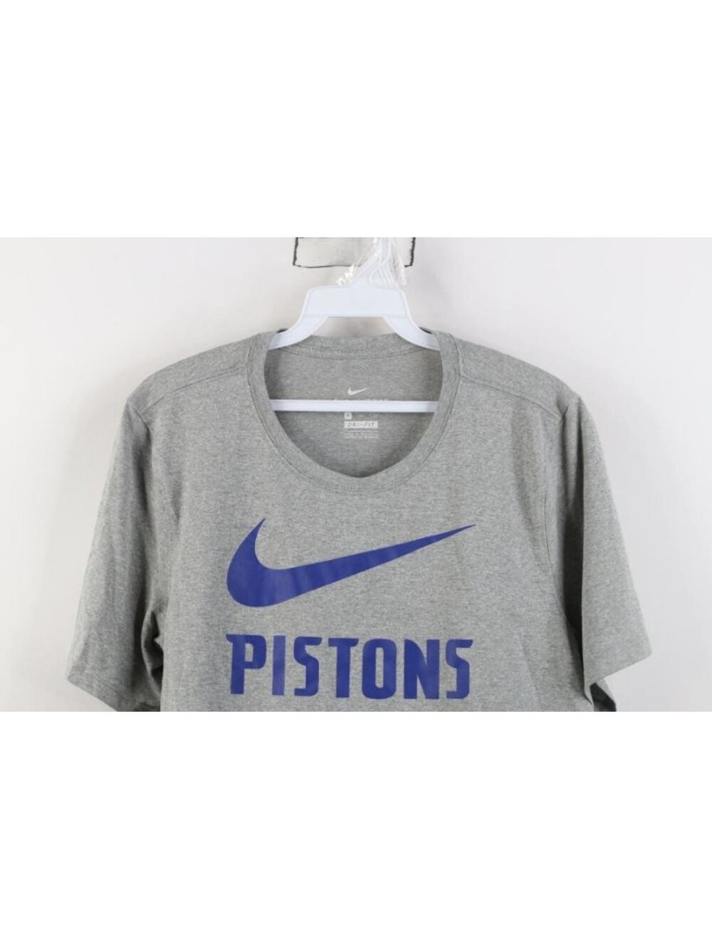 Nike Boys Size XL Spell Out Big Swoosh Detroit Pistons Basketball T-Shirt Gray - Picture 2 of 12